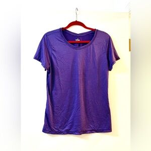 Ladies purple athletic t shirt in Large. Stretchy fabric, beautiful color.